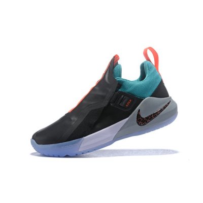 Nike Erkek Lebron Ambassador 11 Siyah / Yeşil / Kırmızı Basketbol Ayakkabısı Türkiye - 1E2S86WJ